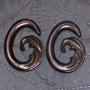 Ebony wave crests. Used. Bought on Body Art Forms.